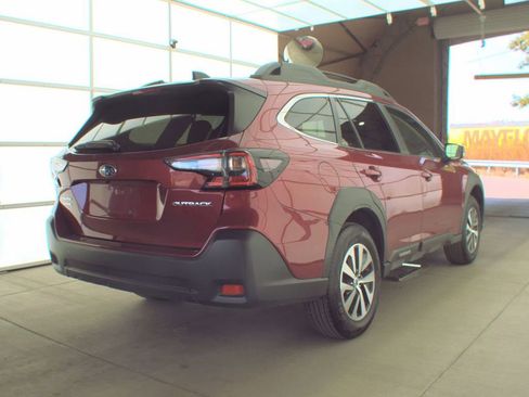 Used 2025 Subaru Outback Premium image 4