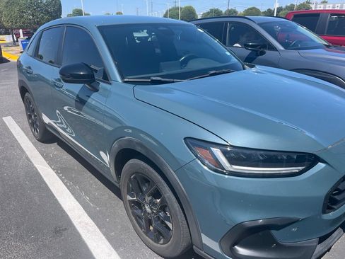 Used 2024 Honda HR-V Sport image 3