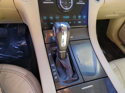 Used 2018 Ford Taurus Limited image 27