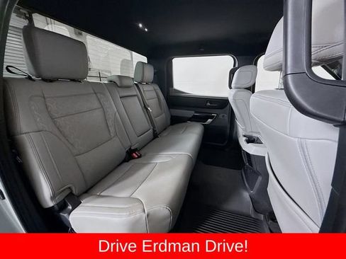 Used 2025 Toyota Tundra Limited AWD/4WD image 27