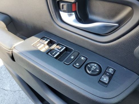 Used 2023 Honda Pilot TrailSport image 31