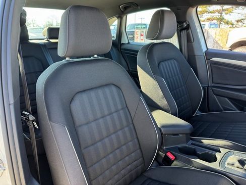Used 2024 Volkswagen Jetta Sport image 19
