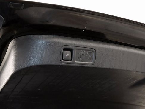 Used 2023 Ford Expedition Limited image 28