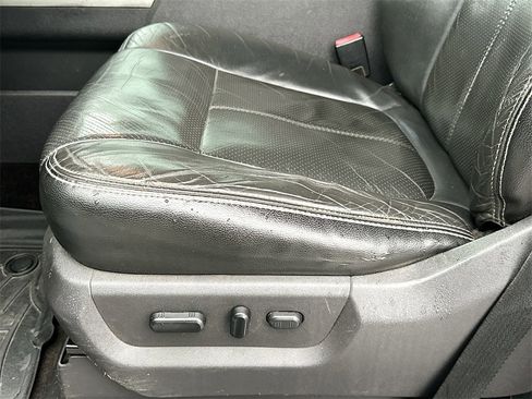 Used 2014 Ford F250 Lariat w/ Lariat Interior Package image 9