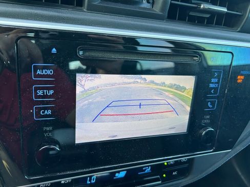 Used 2019 Toyota Corolla SE FWD image 26