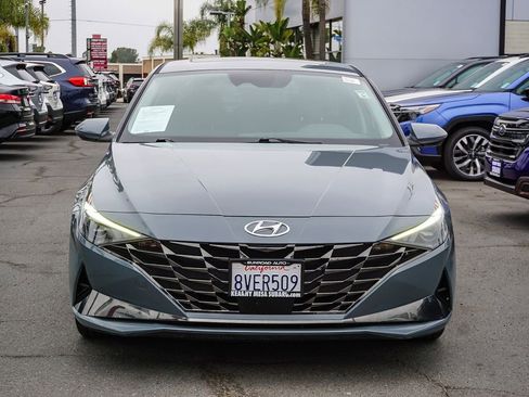 Used 2021 Hyundai Elantra SEL w/ Convenience + Premium Package FWD image 2