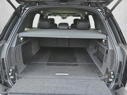 New 2025 Land Rover Range Rover SE image 12