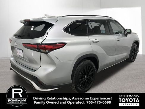 Used 2023 Toyota Highlander XSE AWD/4WD image 6