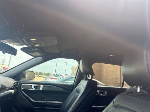 Used 2020 Ford Explorer XLT w/ Equipment Group 202A RWD image 8