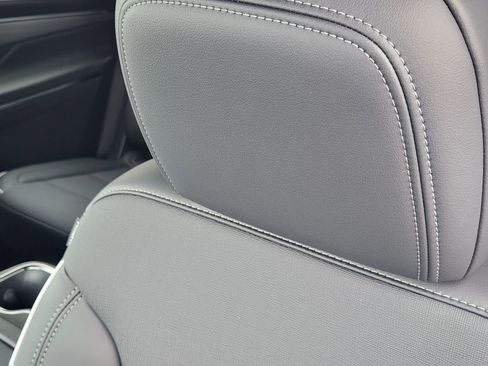 New 2026 Buick Enclave Preferred w/ Power Package image 17