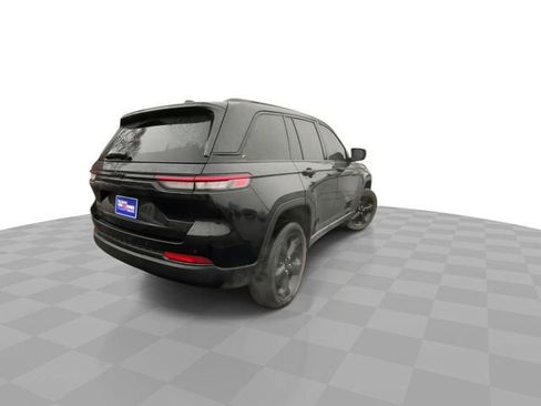 Used 2024 Jeep Grand Cherokee Altitude image 8