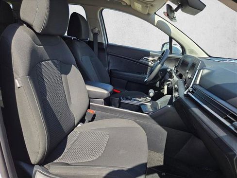 Used 2025 Kia Sportage LX FWD image 20