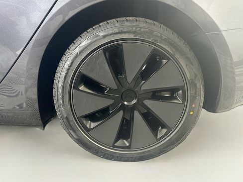 Used 2025 Tesla Model 3 Long Range RWD image 11