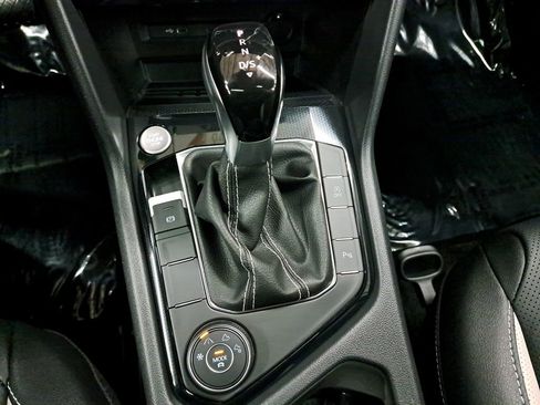 New 2025 Volkswagen Taos SEL image 24