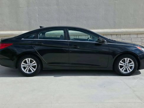 Used 2013 Hyundai Sonata GLS w/ Popular Equipment Pkg FWD image 2