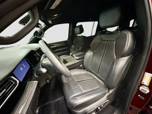 Used 2022 Jeep Wagoneer Series III w/ Flexible Seating Group image 22