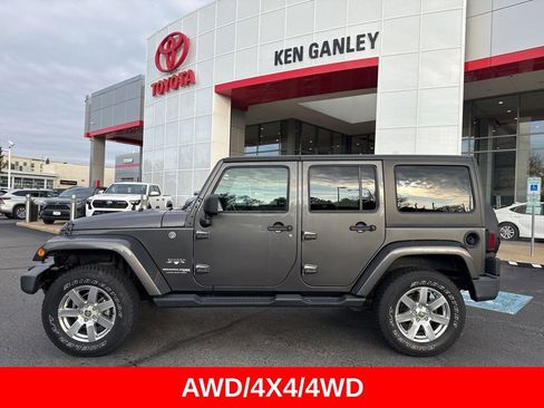 Used 2018 Jeep Wrangler Unlimited Sahara image 3