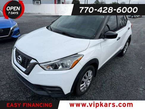 Used 2019 Nissan Kicks S image 1