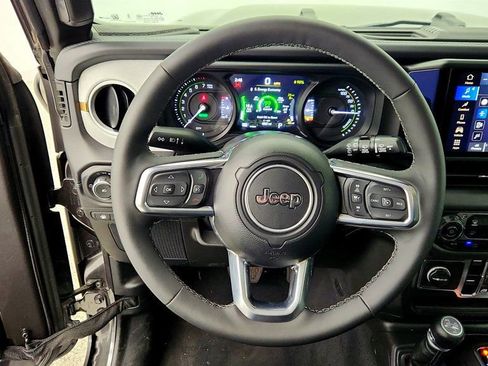 Used 2025 Jeep Wrangler Unlimited Sahara w/ Safety Group image 12