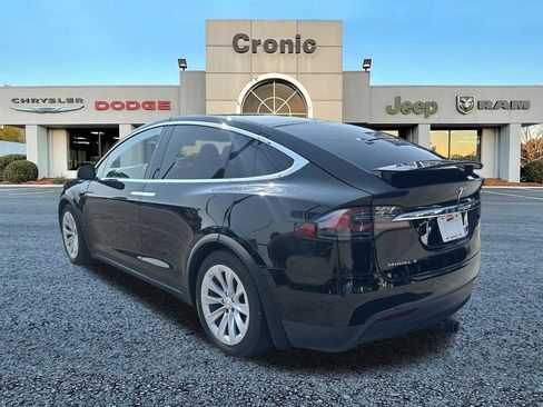 Used 2018 Tesla Model X 75D AWD/4WD image 5