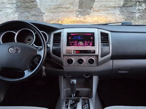 Used 2005 Toyota Tacoma PreRunner image 22