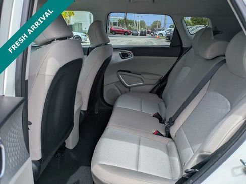 Used 2021 Kia Soul LX FWD image 13