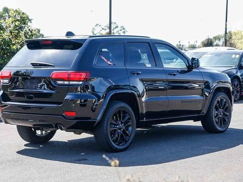 Used 2018 Jeep Grand Cherokee Altitude image 5