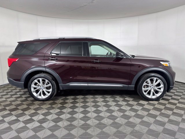 Used 2023 Ford Explorer Platinum w/ Technology Package AWD/4WD image 2