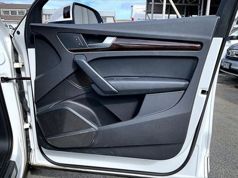 Used 2018 Audi Q5 2.0T Premium Plus w/ Premium Plus Package image 19