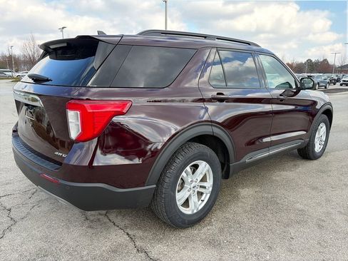 Used 2023 Ford Explorer XLT w/ Equipment Group 202A image 7