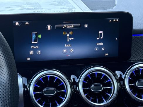 New 2026 Mercedes-Benz GLB 250 image 41