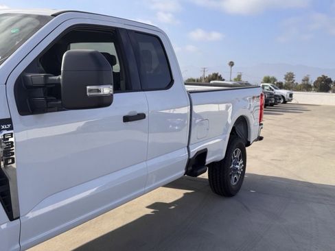 New 2025 Ford F350 XLT w/ FX4 Off-Road Package AWD/4WD image 9