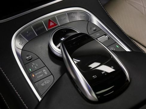 Used 2017 Mercedes-Benz S 550 4MATIC Sedan image 34