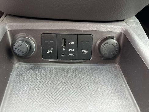 Used 2011 Hyundai Santa Fe SE image 24