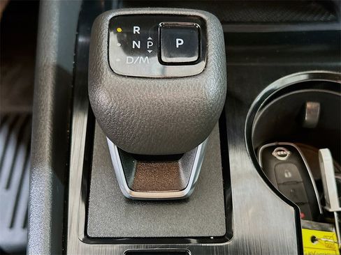 Used 2024 Nissan Rogue S image 14