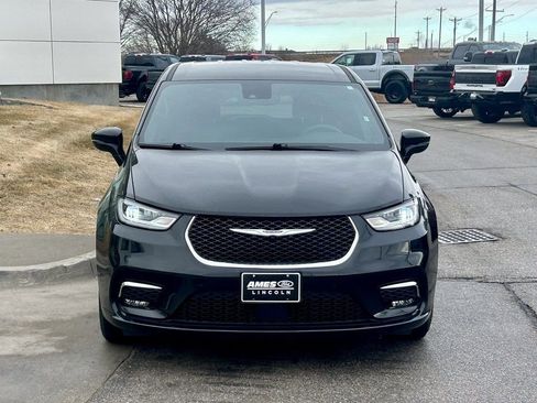 Used 2025 Chrysler Pacifica Select image 7