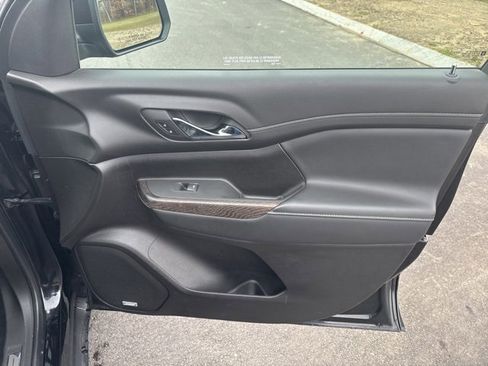 Used 2023 GMC Acadia Denali image 12