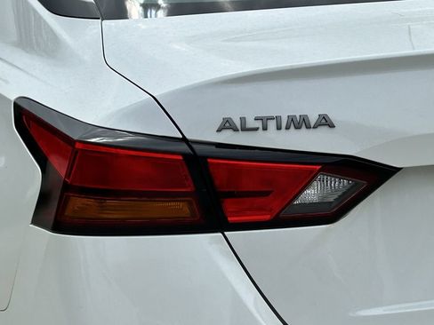 Used 2024 Nissan Altima 2.5 SV image 7