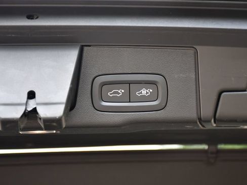 Certified 2024 Volvo XC60 T8 Plus w/ Protection Package Premier AWD/4WD image 28