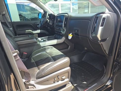 Used 2017 Chevrolet Silverado 1500 LTZ Z71 w/ LTZ Plus Package AWD/4WD image 4