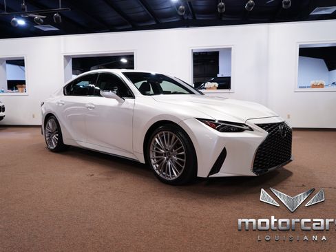Used 2022 Lexus IS 300 w/ Premium Package RWD image 9