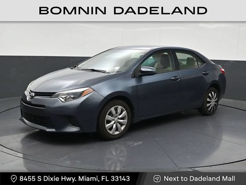 Used 2015 Toyota Corolla LE FWD image 1