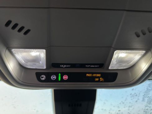 Used 2024 Chevrolet Equinox LT image 38