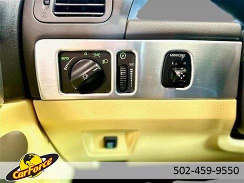Used 2002 Ford Thunderbird Base image 16