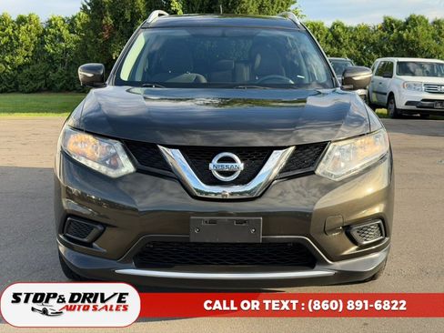 Used 2015 Nissan Rogue SV w/ SV Premium Package AWD/4WD image 2