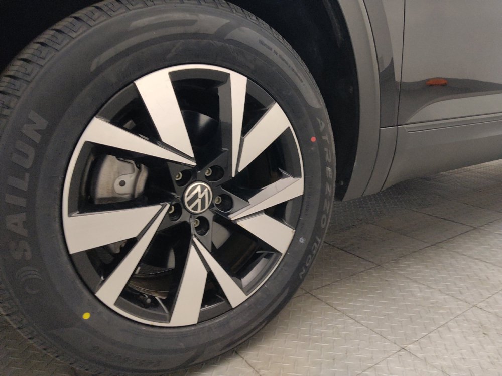 Used 2022 Volkswagen Atlas Cross Sport SE FWD image 31