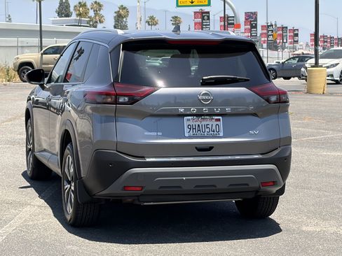 Used 2023 Nissan Rogue SV w/ SV Premium B Package FWD image 4