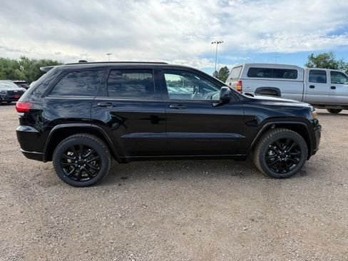 Used 2019 Jeep Grand Cherokee Altitude AWD/4WD image 7