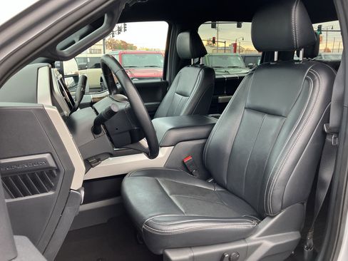 Used 2022 Ford F250 Lariat w/ Chrome Package image 29