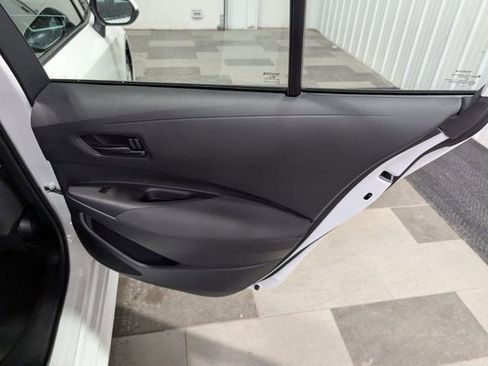 Used 2025 Toyota Corolla LE image 24